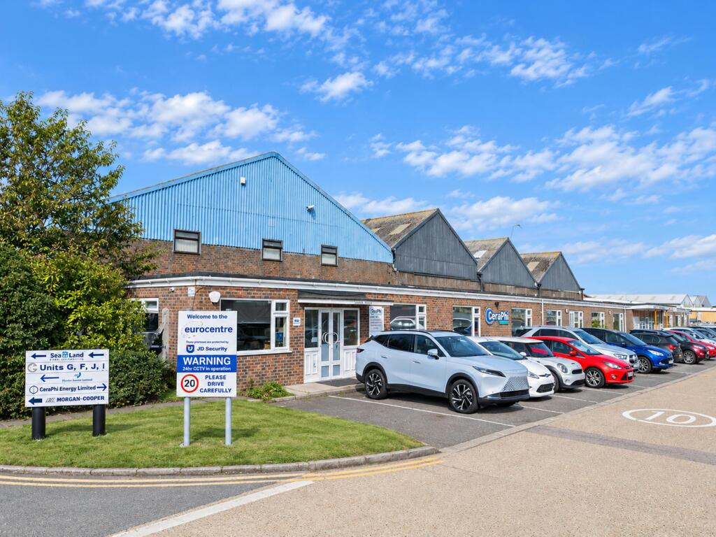 BYCROFT COMMERCIAL SHOOT -24.jpg