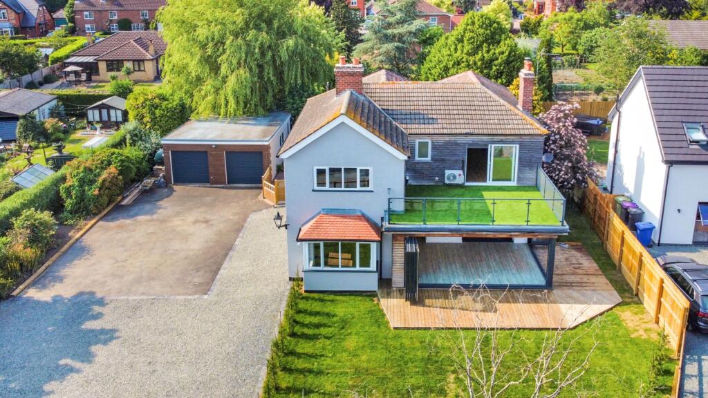 5-bed detached on South Parade, Saxilby, £525,000