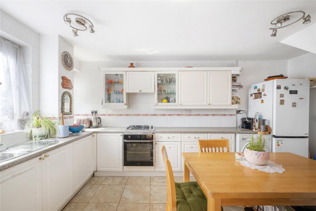 Apartment in London - View 5