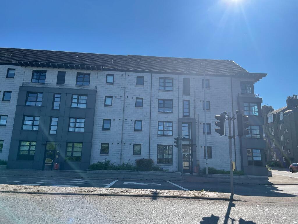 Main image of property: 366A King Street, Aberdeen, AB24 5TQ