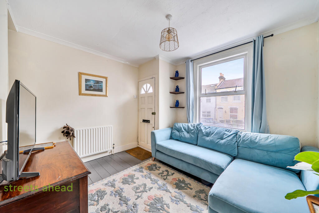 House in London, Waddon - View 4