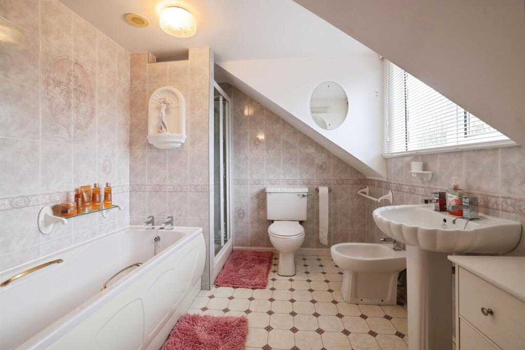 House in Durrington, Wiltshire - View 5