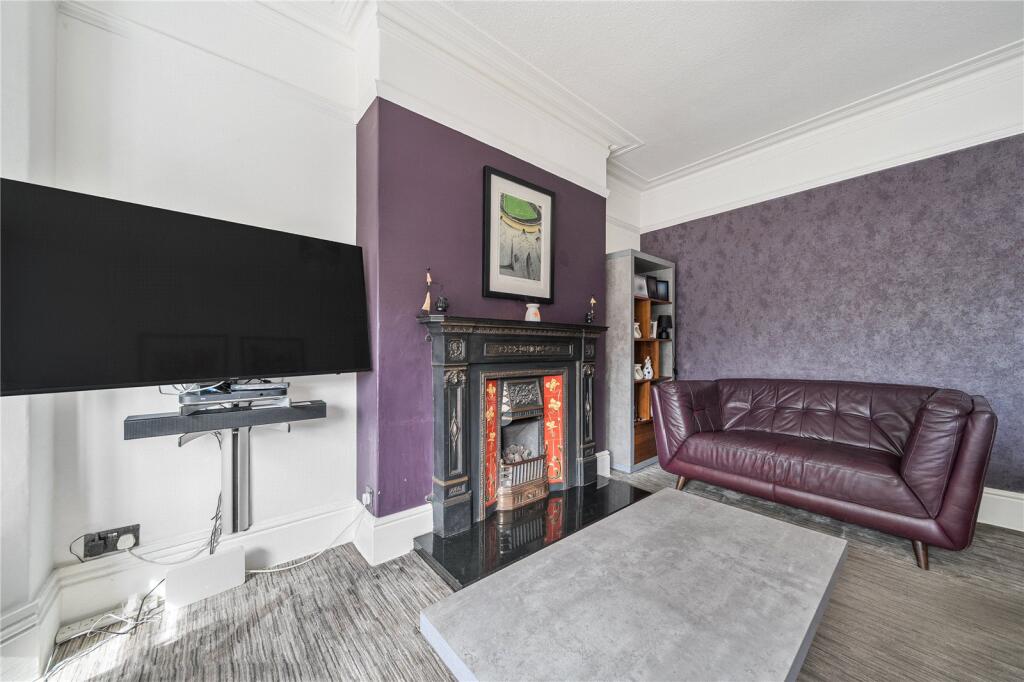King Edwards Drive, Harrogate, HG1 photo 3