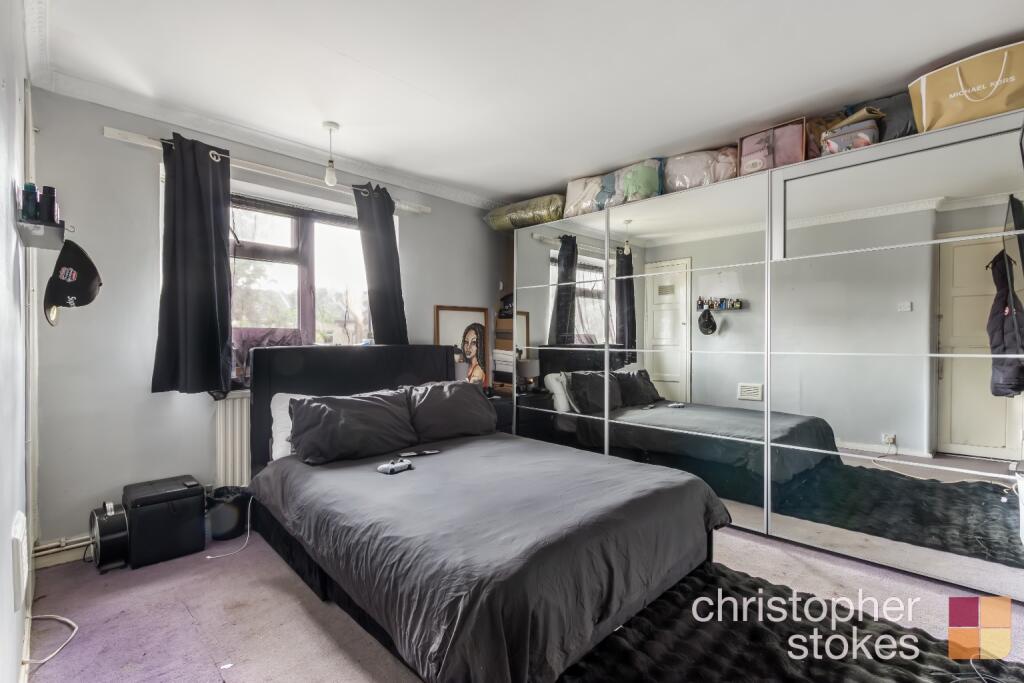 Apartment in Broxbourne, Waltham Cross - More