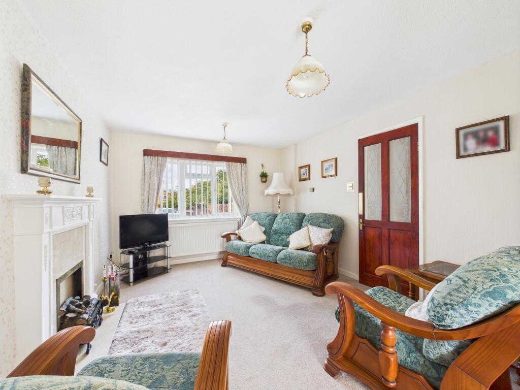 Robert Raikes Avenue, Tuffley, Gloucester, Gloucestershire, GL4 photo 2