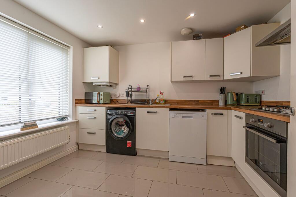 Spitfire Road, Rogerstone, NP10 - View 6