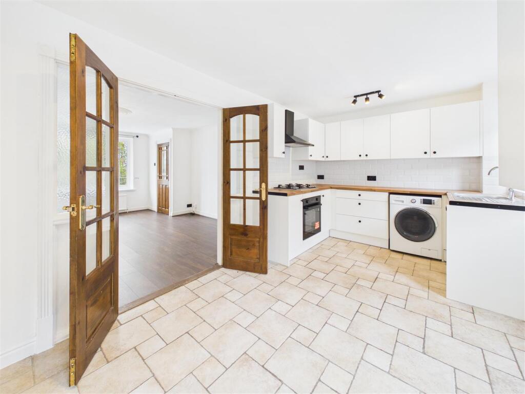 House in Gedling, Nottinghamshire - View 2