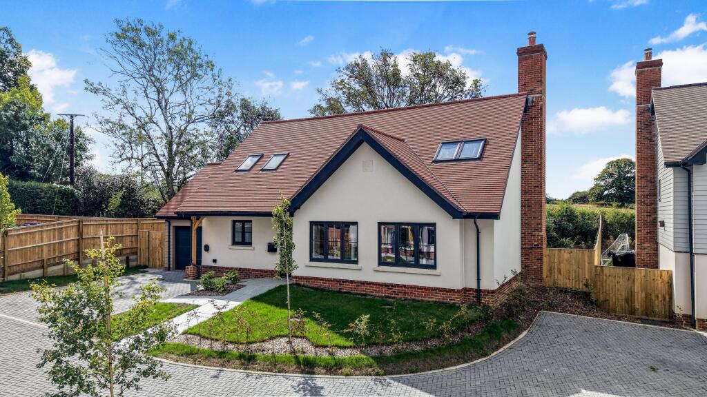 Main image of property: Brighton Road, Monks Gate, Horsham, West Sussex