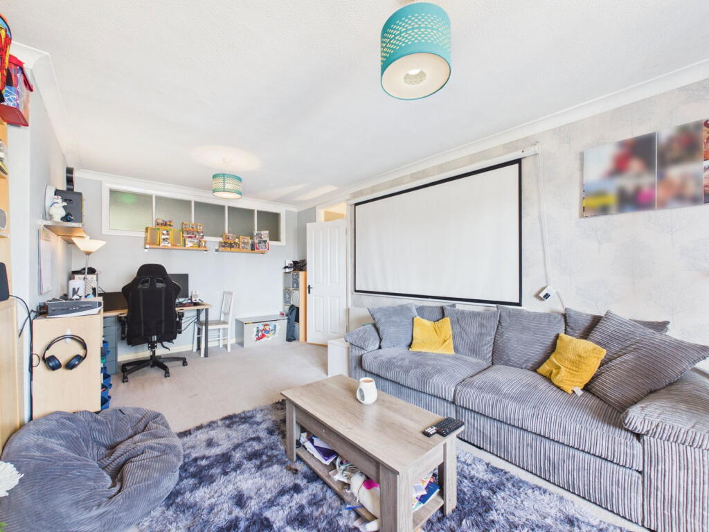Apartment in Worthing, West Sussex - View 4
