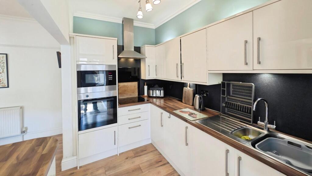 House in Bristol, Fishponds - More