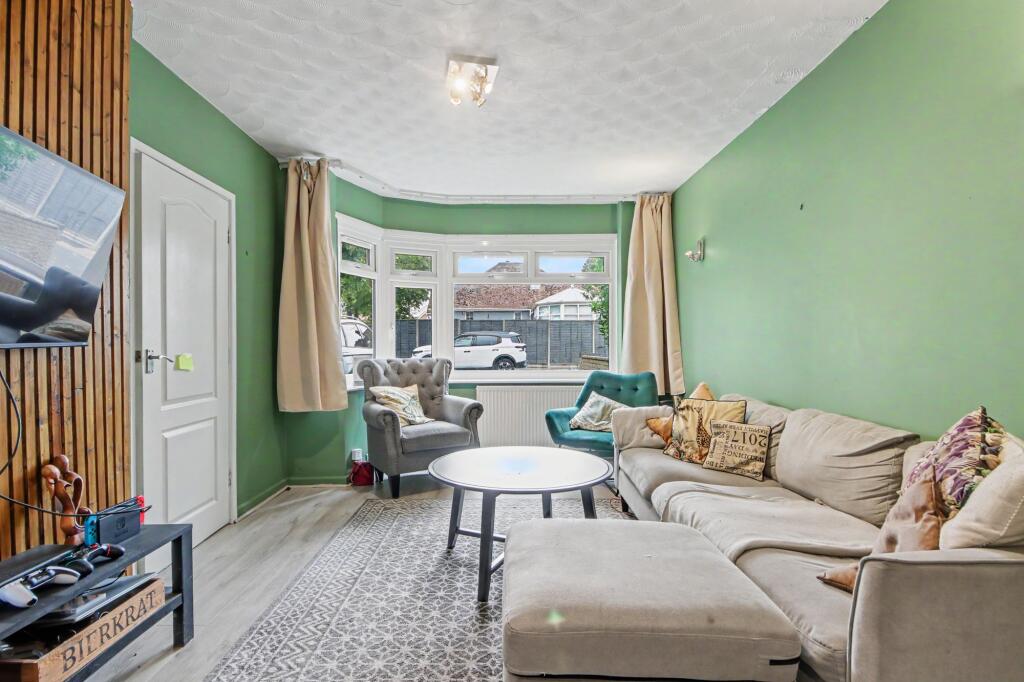 House in Southampton - More
