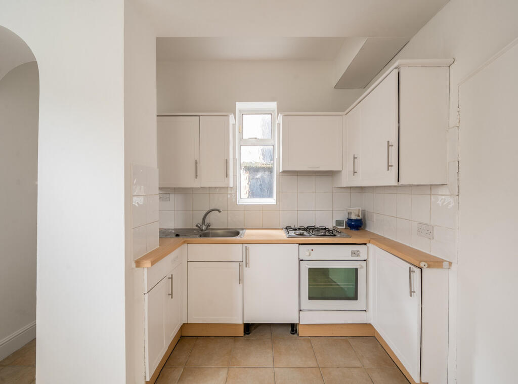 House in London, Dudden Hill, Cricklewood - View 3