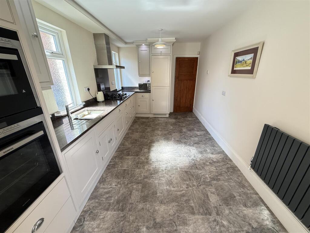 House in Wirral, Liverpool City Region - View 4