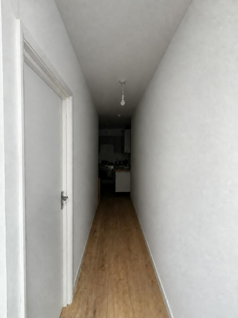 P14 - Corridor towards kitchen.png