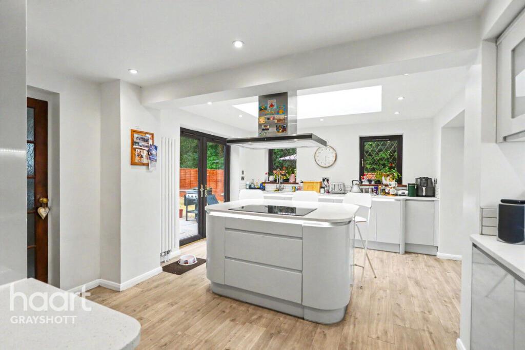 House in Waverley, High Lane Estate, Haslemere - View 5