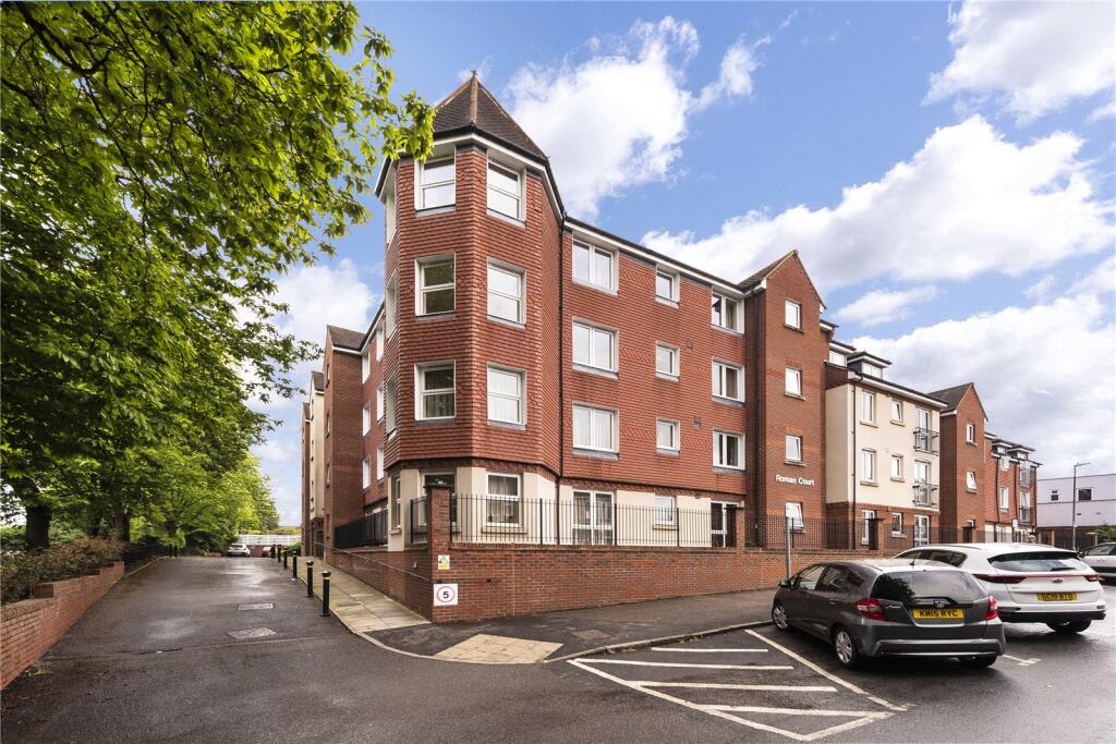 1-bed flat on Roman Court, Edenbridge, Kent, TN8, £50,000