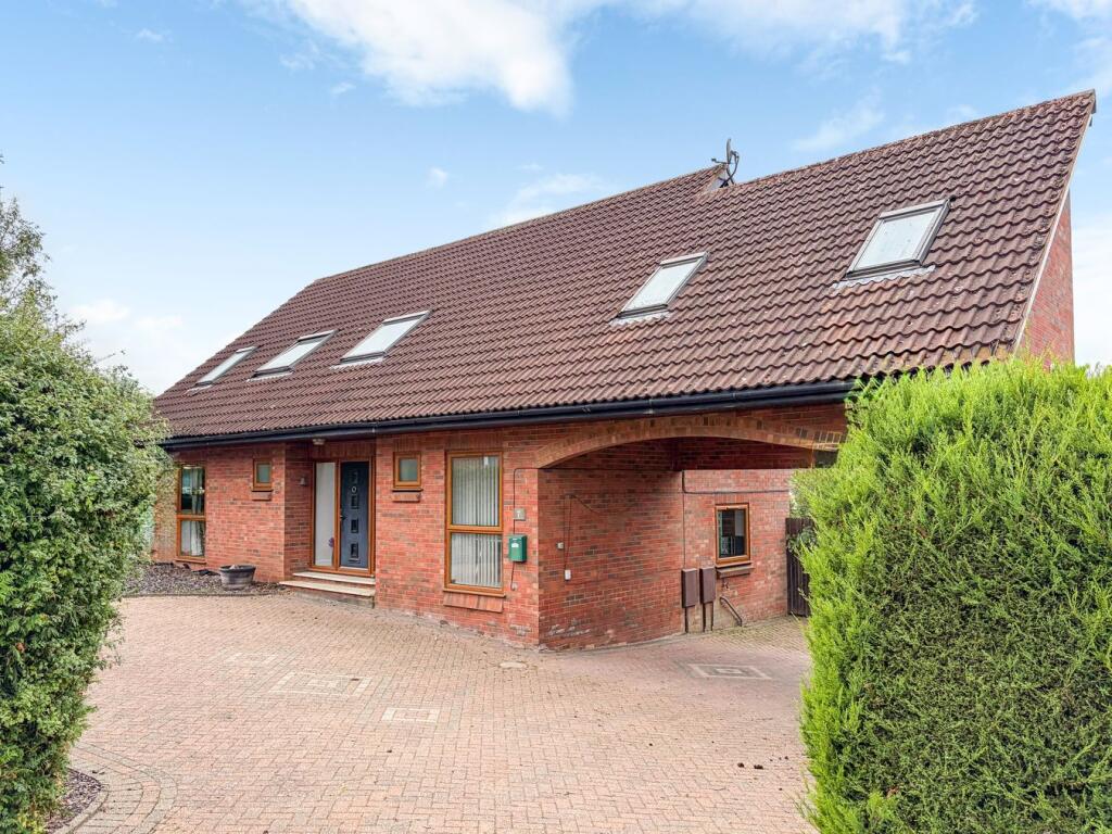 Main image of property: Gibsons Green, Heelands, Milton Keynes, MK13