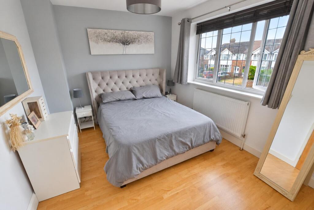 Heathcote Avenue, Birchwood, Hatfield photo 4