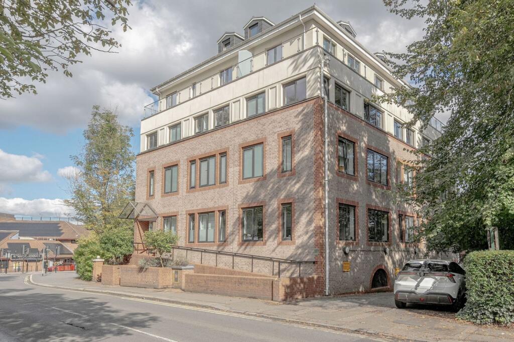 Main image of property: South Street, Epsom, KT18