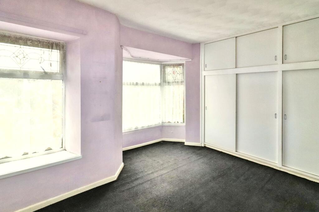 Beech Embankment, Ystrad Mynach, Hengoed photo 4