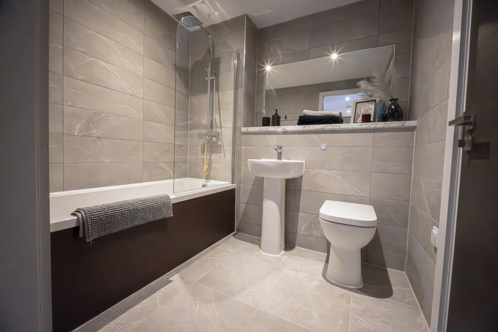 Apartment in Salford, Greater Manchester - View 4