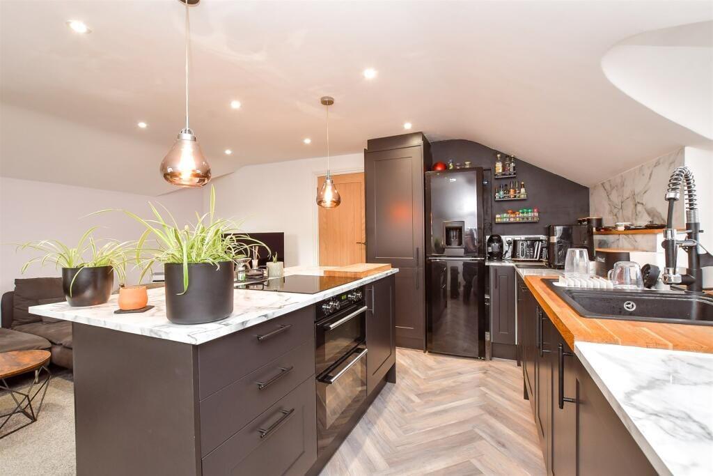Apartment in Portsmouth - View 5