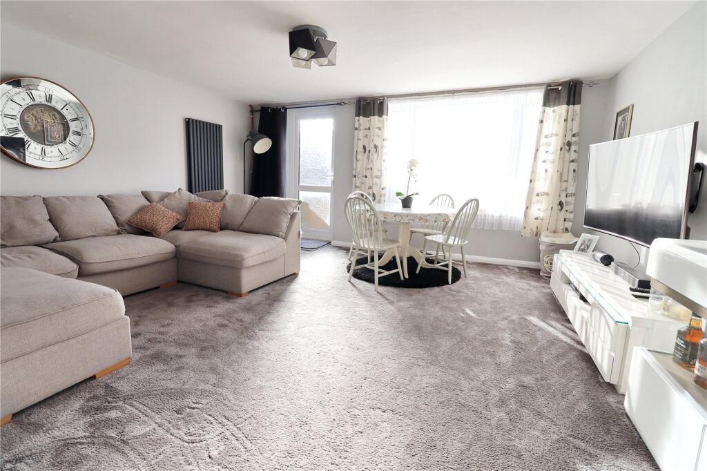 Clyde Gardens, Twerton, Bath, BA2 photo 2