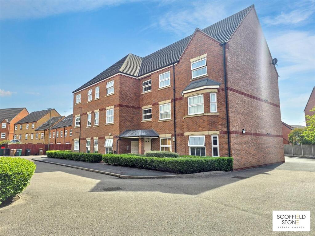 2-bed flat on Thames Way, Hilton, Derby, £140,000
