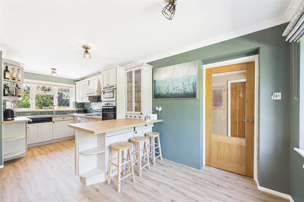 House in Surrey Heath, Windlesham - View 4