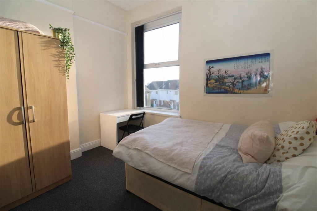 Main image of property: Pen-Y-Wain, Cathays, Cardiff, CF24 4GG