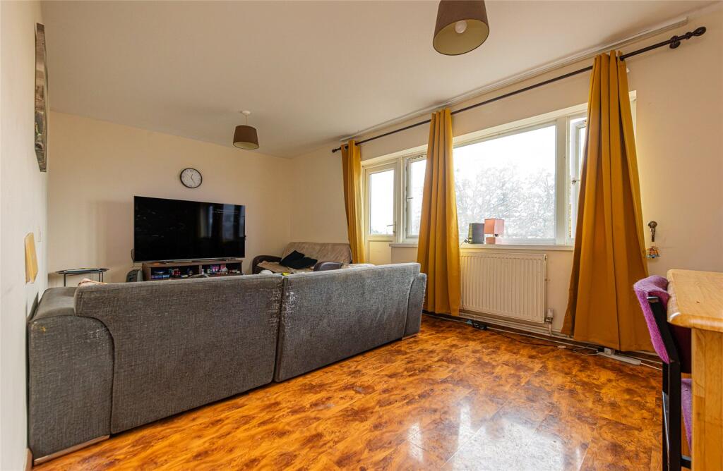 Apartment in London, New Southgate - View 2
