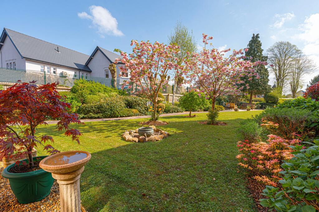 Apartment in Newport - View 4