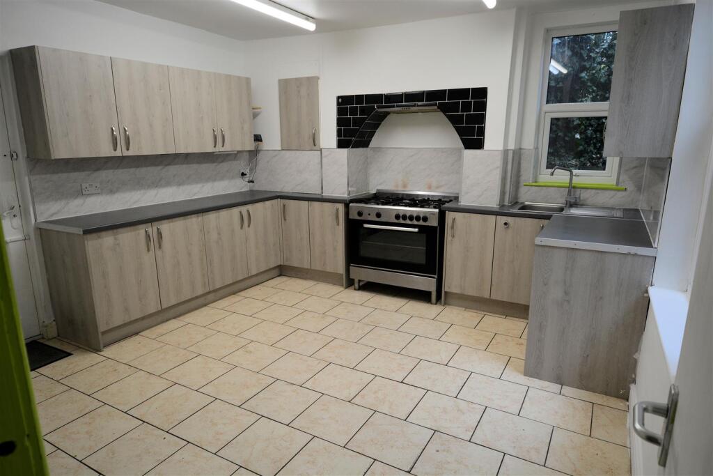 Apartment in York, Selby - View 2