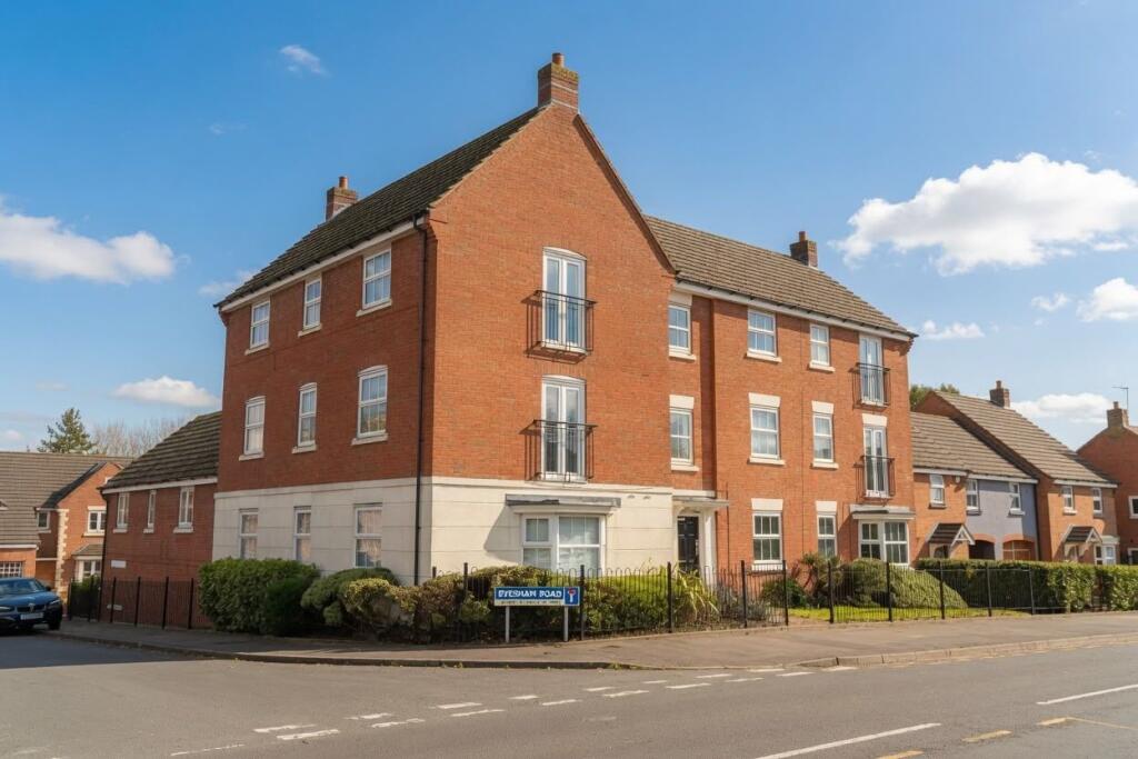 Main image of property: 313E Evesham Road, Redditch, Worcestershire, B97 5HL