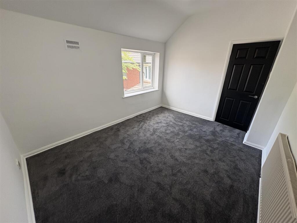 House in Leeds, Burn Knolls, Morley - More