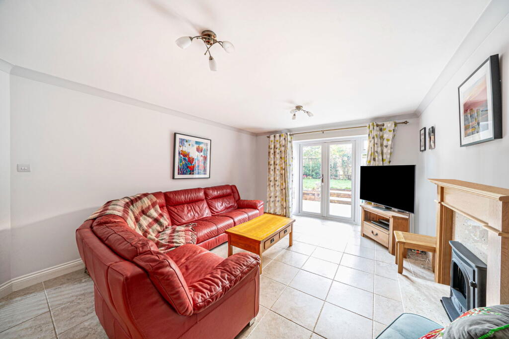 Webbs Farm Close, Whitchurch, RG28 7RQ photo 3