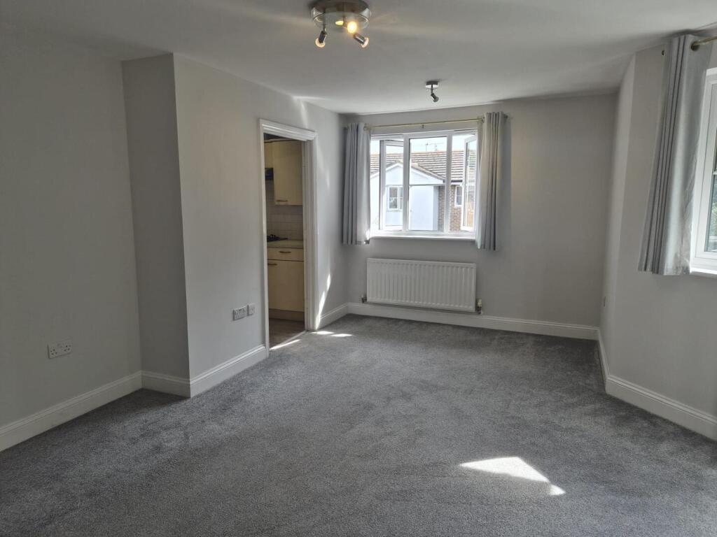 Apartment in Gillingham, Medway - View 2