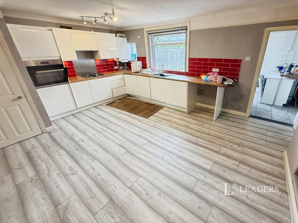 House in South Kesteven, Hereward Estate, Bourne - View 4