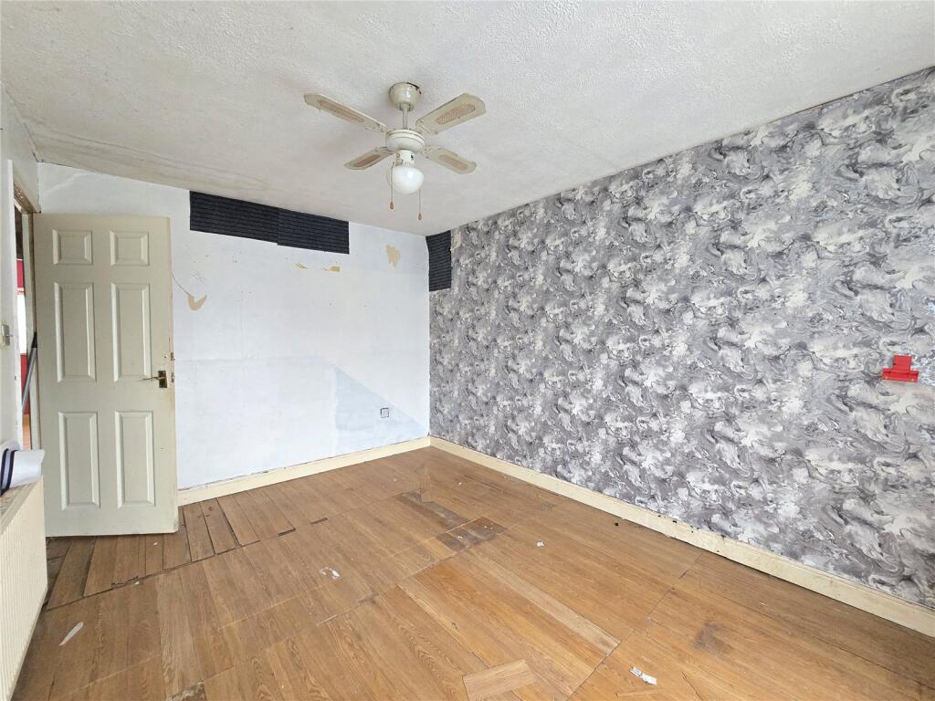 House in Tamworth, Staffordshire - View 6