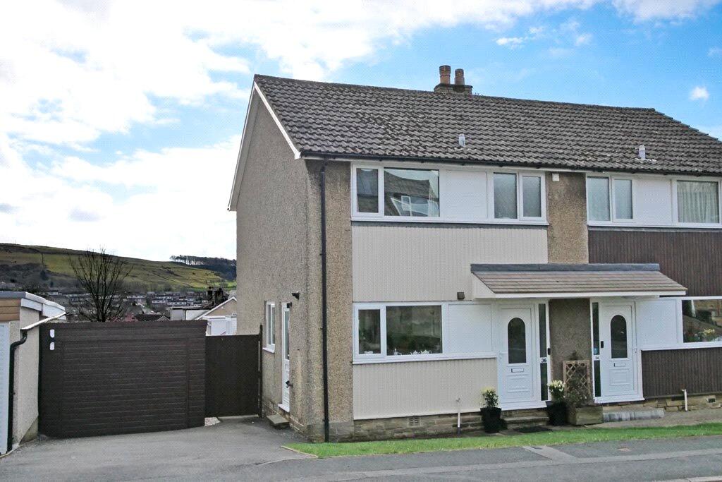 Main image of property: 36 Long Meadow, Skipton, BD23 1BW
