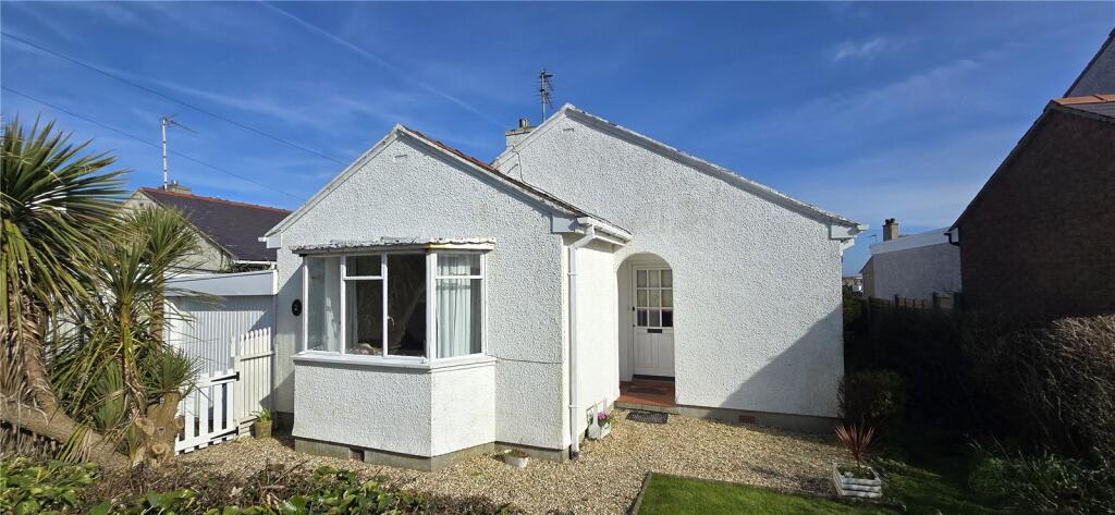 Main image of property: Plashyfryd Crescent, Holyhead, Isle of Anglesey, LL65