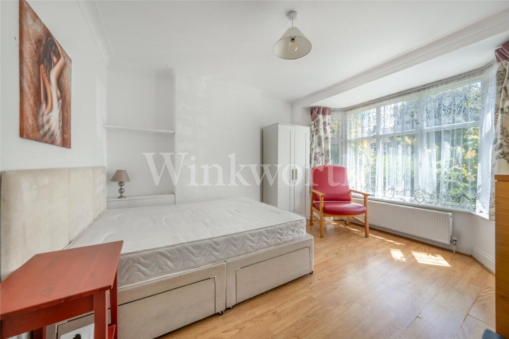 House in London - View 3