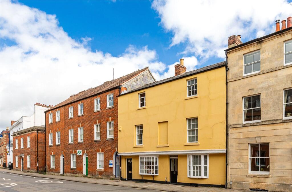 3-bed house on Long Street, Devizes, Wiltshire, SN10, £350,000