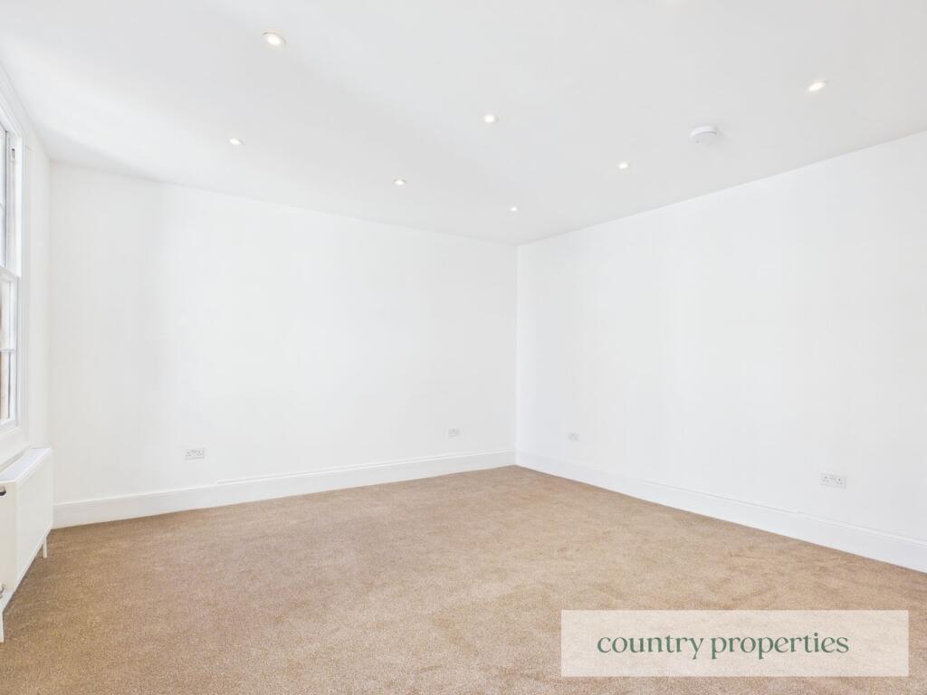 Apartment in Stevenage - View 5