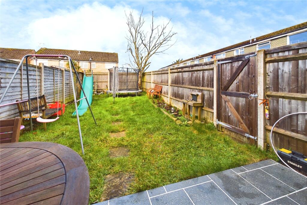 Browning Close, Thatcham, Berkshire, RG18 - View 5