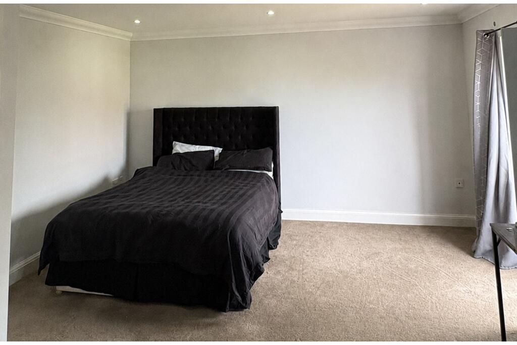 House in Chichester, Selsey - More