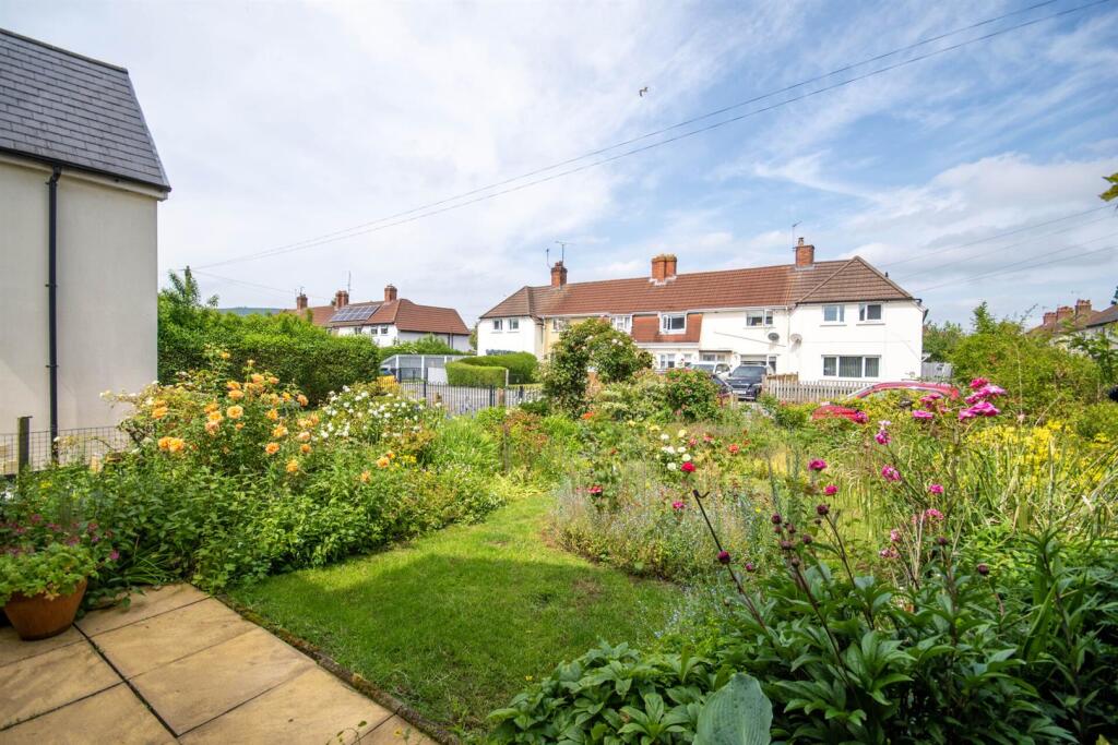House in Chirk, Chirk Green - View 2
