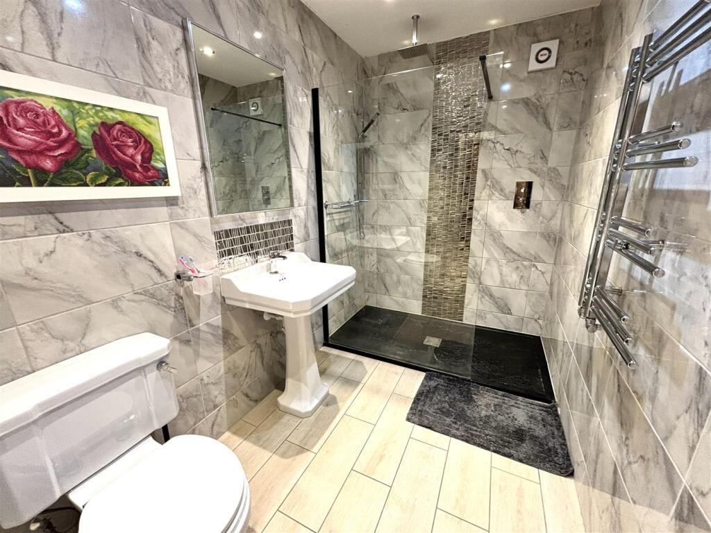 The Coach House, Lane Side, Queensbury BD13 - View 5