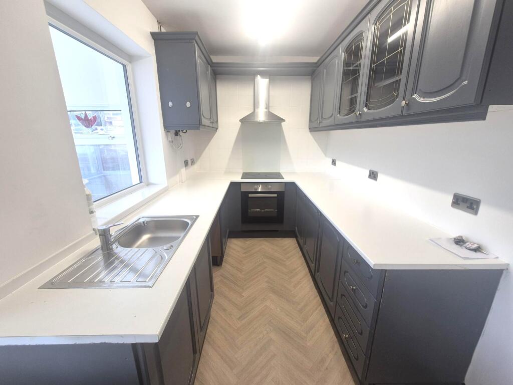 House in Tameside, Greater Manchester - View 2