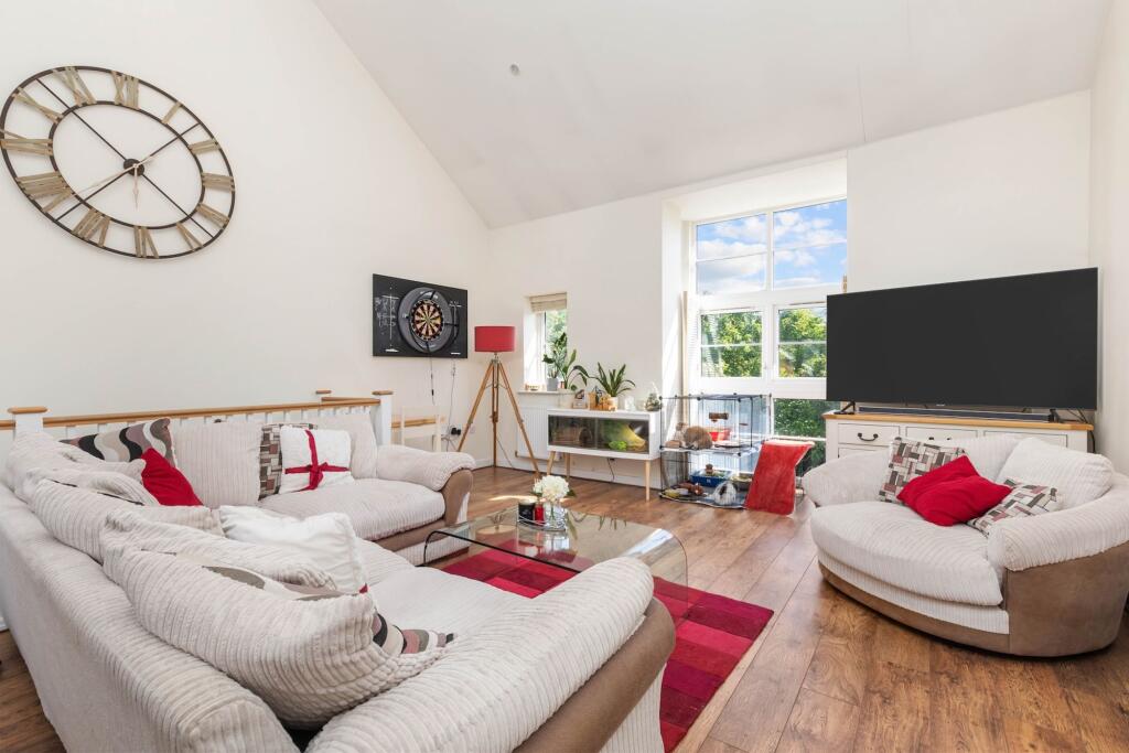 Churchill Way, Broadbridge Heath, RH12 - View 2
